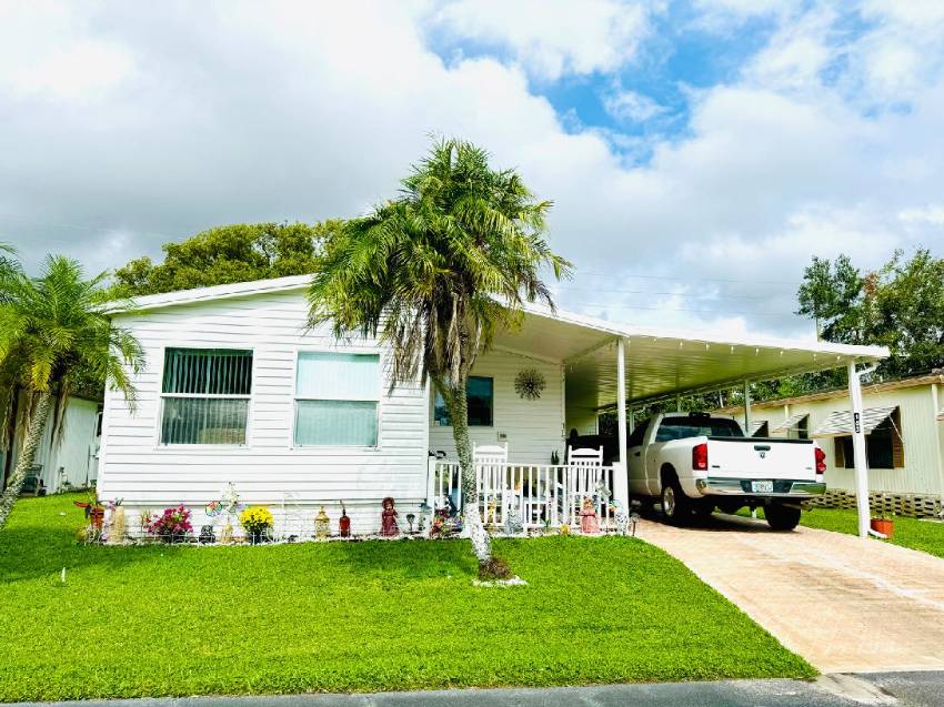 Lake Alfred, FL Mobile Home for Sale located at 1901 Us Hwy 17 92 Woodland Lakes